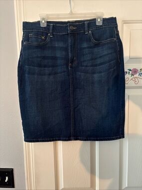 Lee Dark Indigo Denim Skirt with Contrast Topstitching
